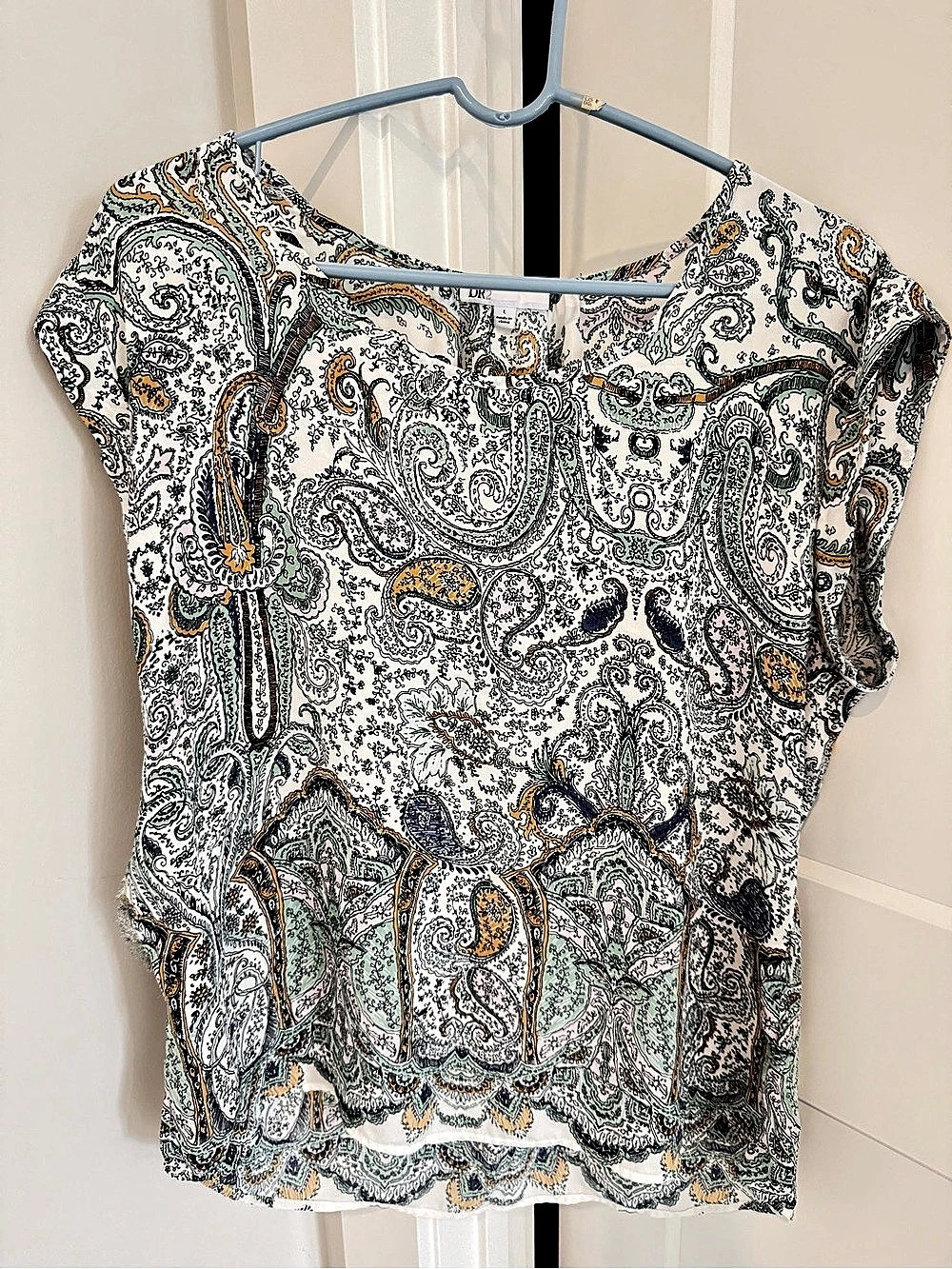 DR Paisley Blouse in White & Green Size Large Like New